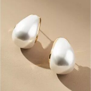 House Of Harlow1960 Squared Pearl Post Earrings